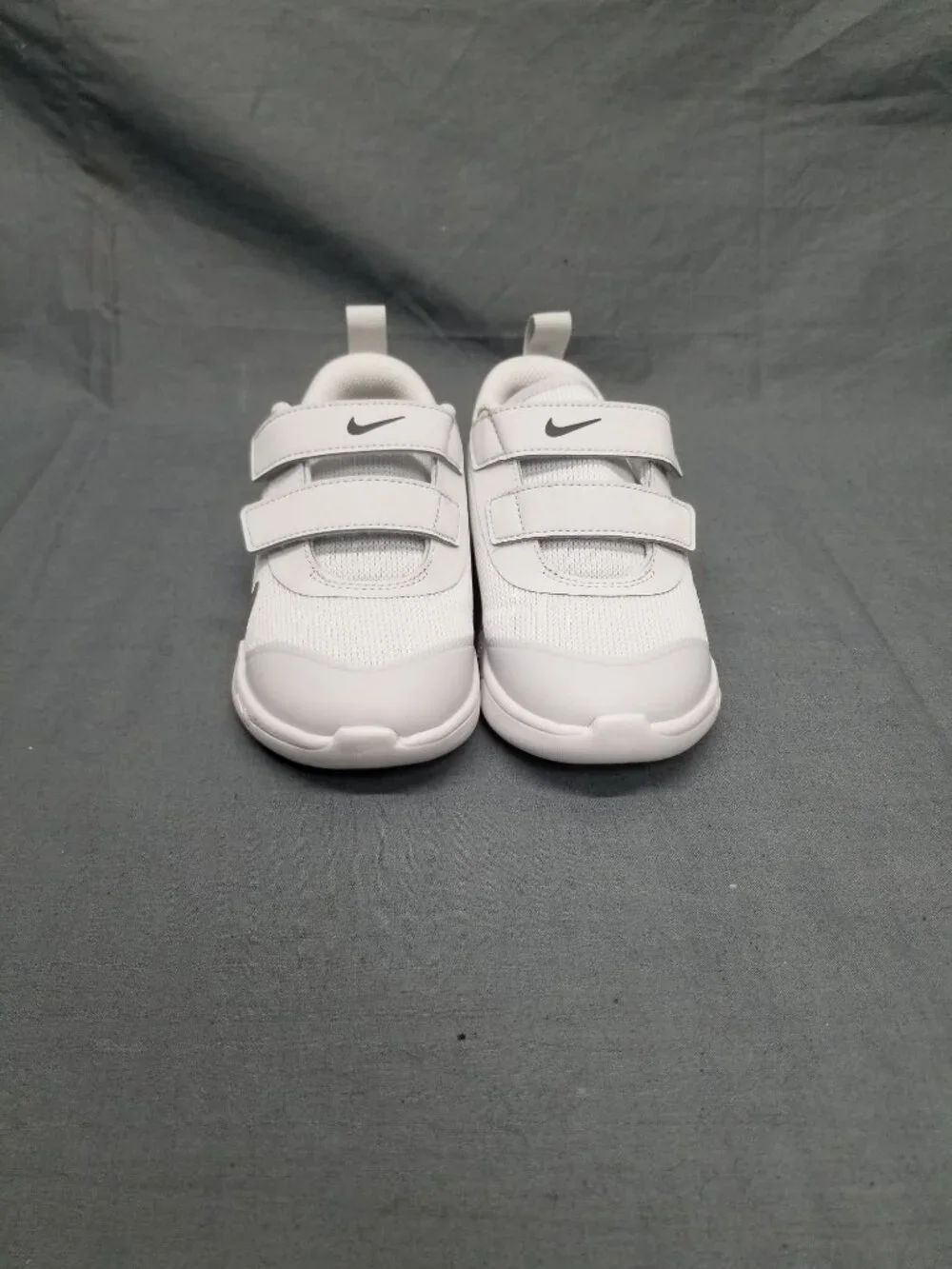 Nike Toddlers Omni Multi-Court Low Sneakers Slip-On White Size 7 NEW IN BOX!